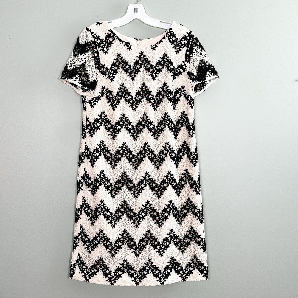 Talbots Crochet Dress Size 6 Black Ivory Chevron Short Sleeve Knee Length Flirty